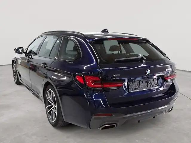 BMW 5 Series view 5