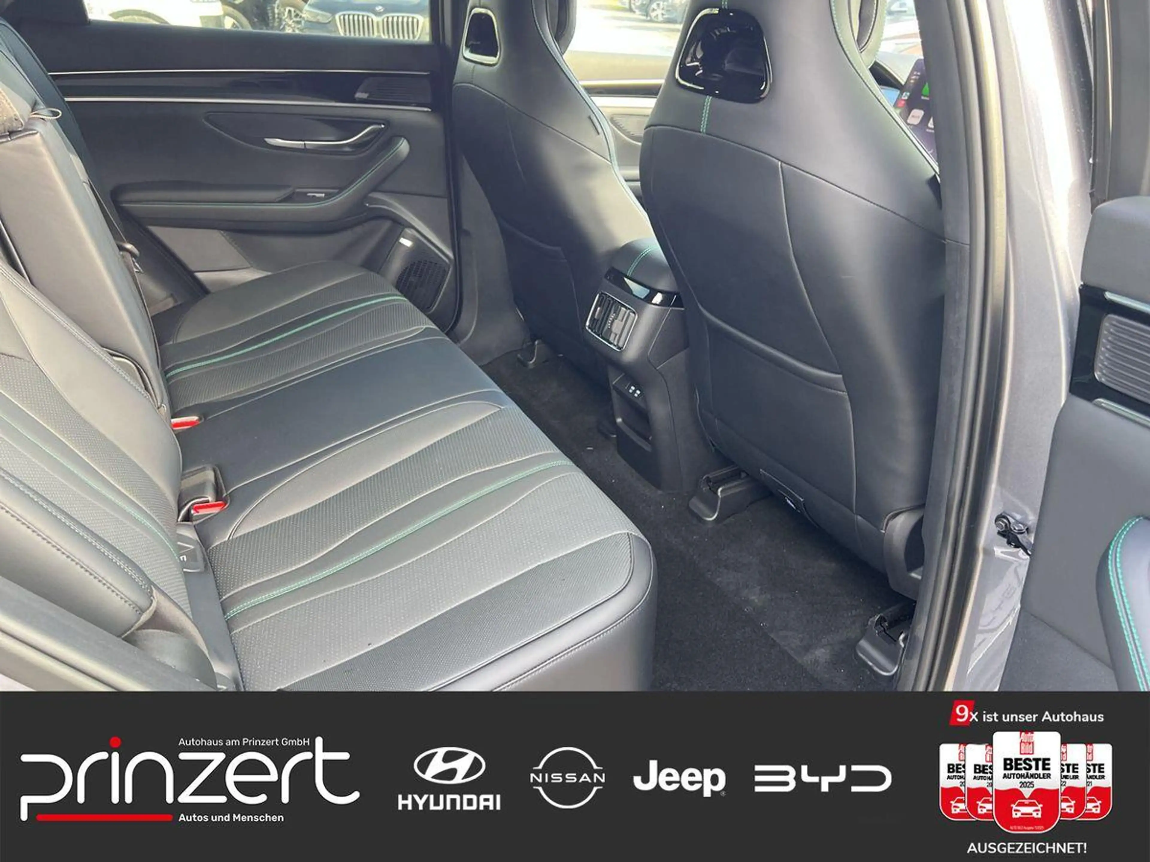 BYD Seal U 1.5 PHEV DM-i 324PS "Design" — photo 12