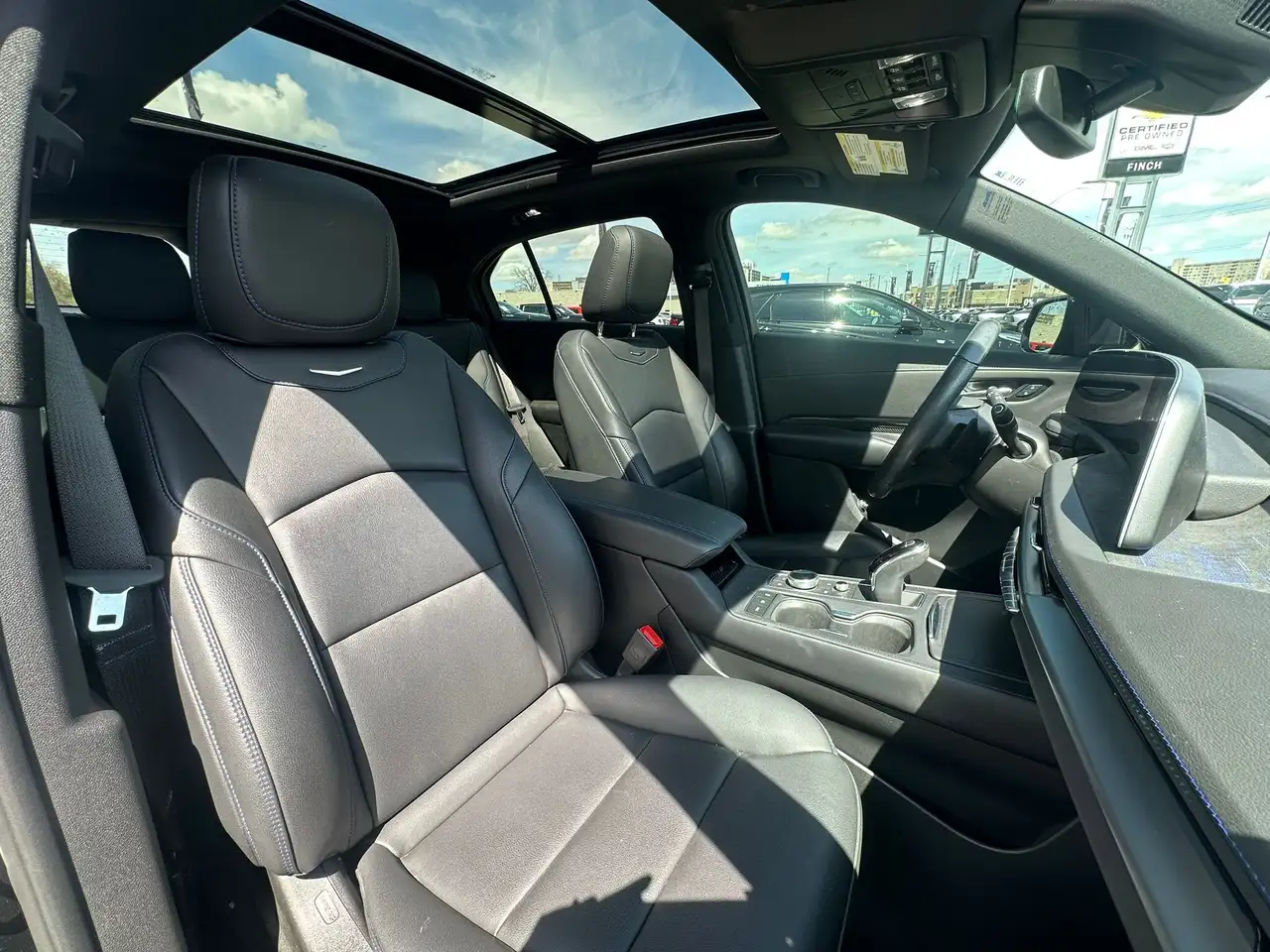 Cadillac XT4 снимка Cadillac XT4