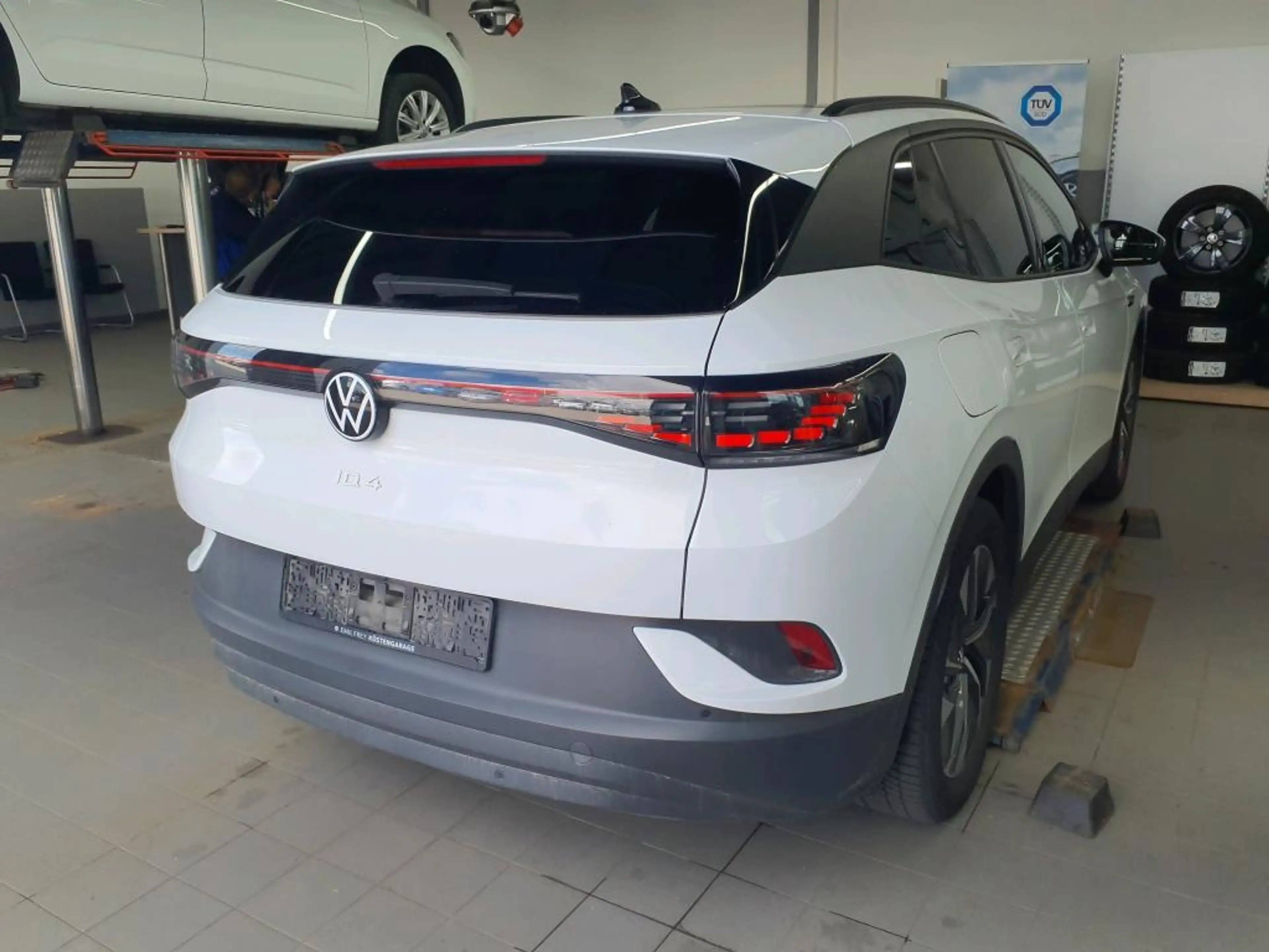 Volkswagen ID.4 PRO PERF. 82 kWh +AHK +360° +PANO +IQ.LIGHT +ACC — photo 5