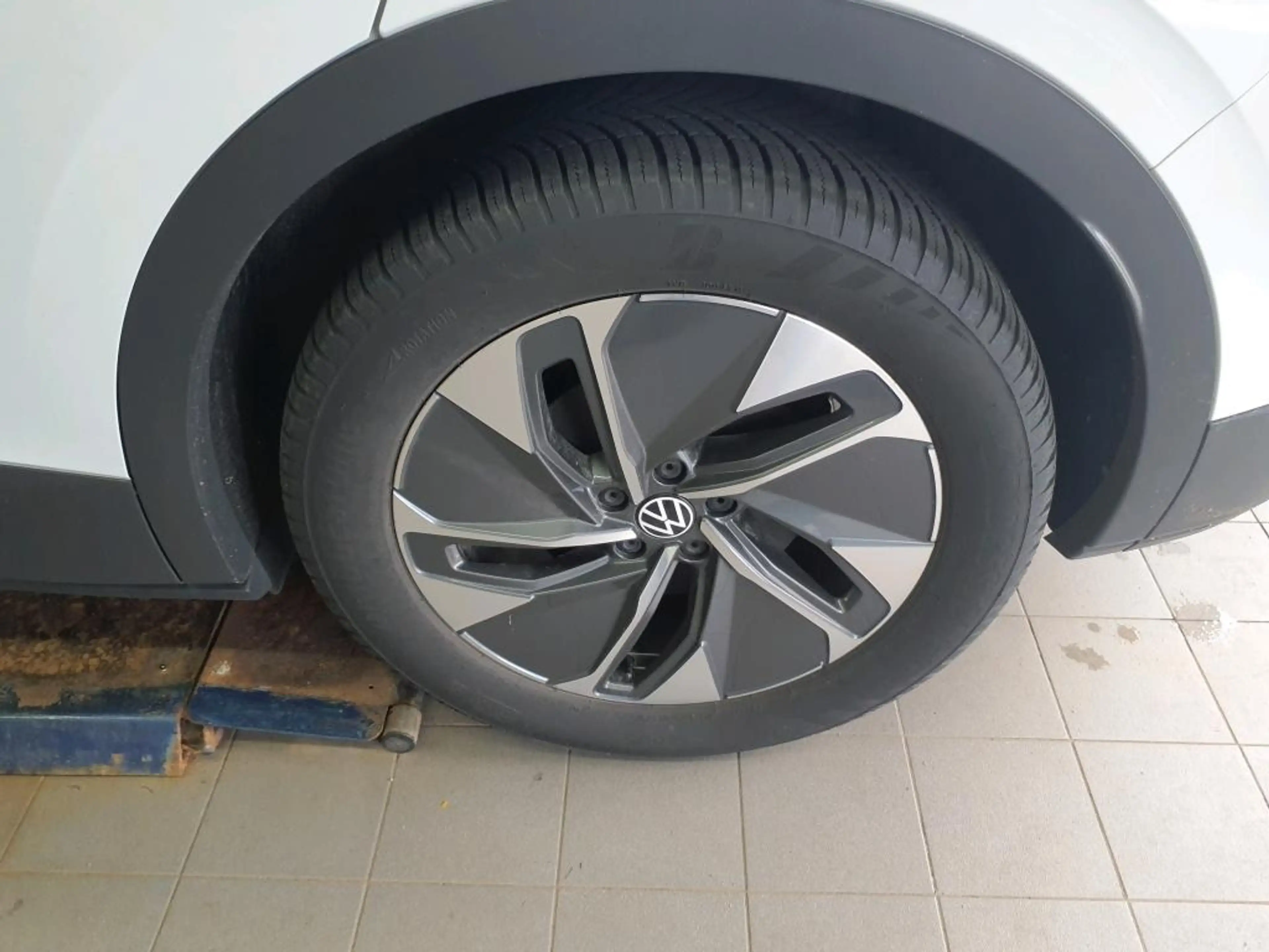 Volkswagen ID.4 PRO PERF. 82 kWh +AHK +360° +PANO +IQ.LIGHT +ACC — photo 6