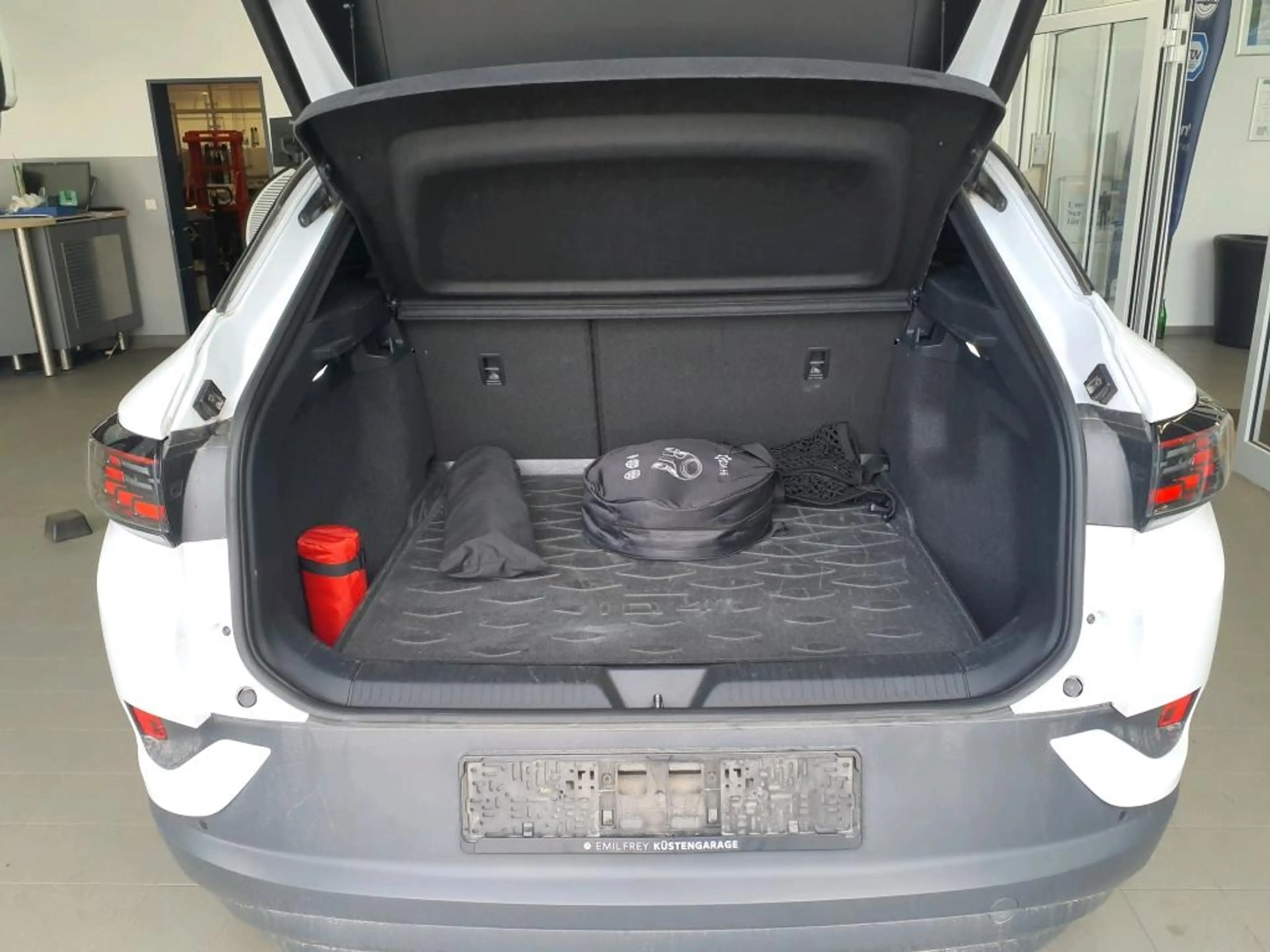 Volkswagen ID.4 PRO PERF. 82 kWh +AHK +360° +PANO +IQ.LIGHT +ACC — photo 11