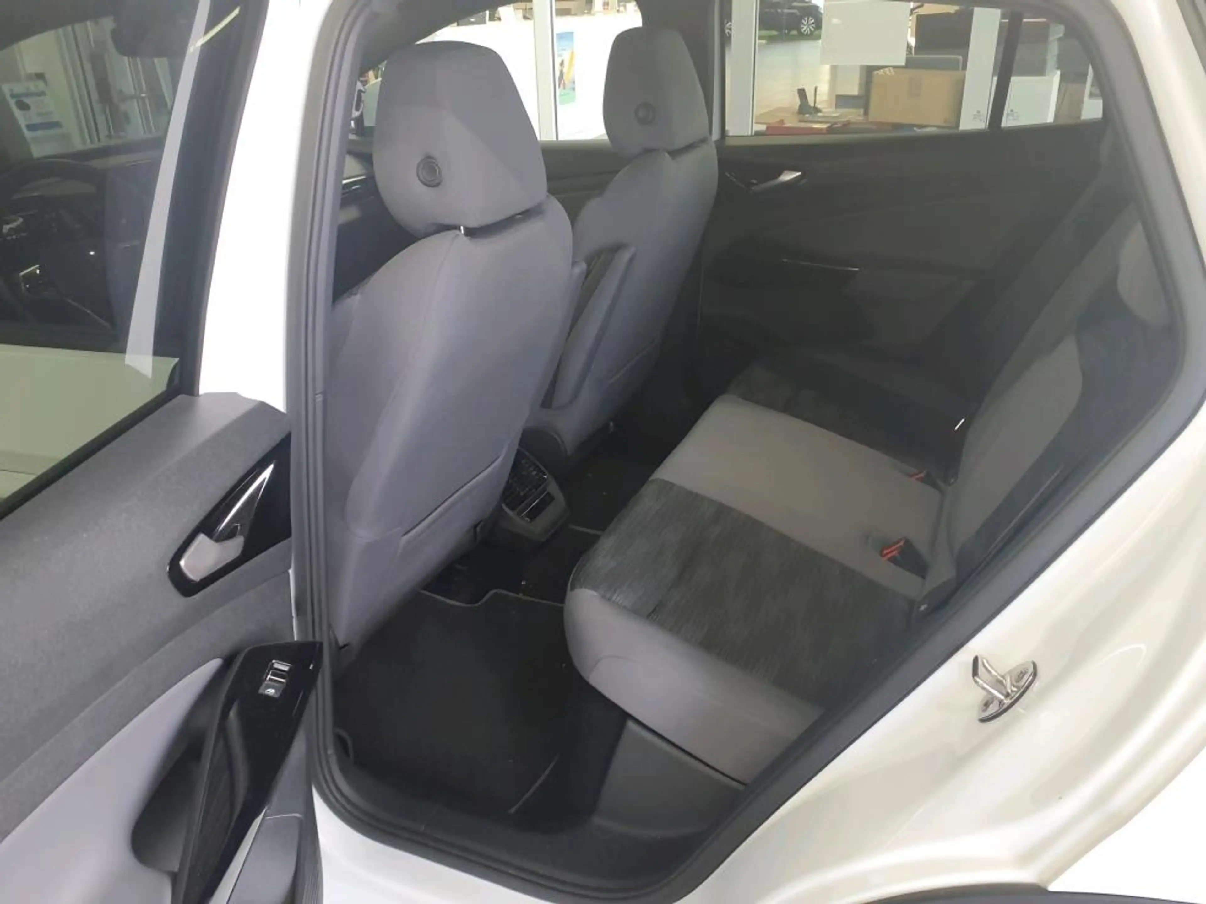 Volkswagen ID.4 PRO PERF. 82 kWh +AHK +360° +PANO +IQ.LIGHT +ACC — photo 8