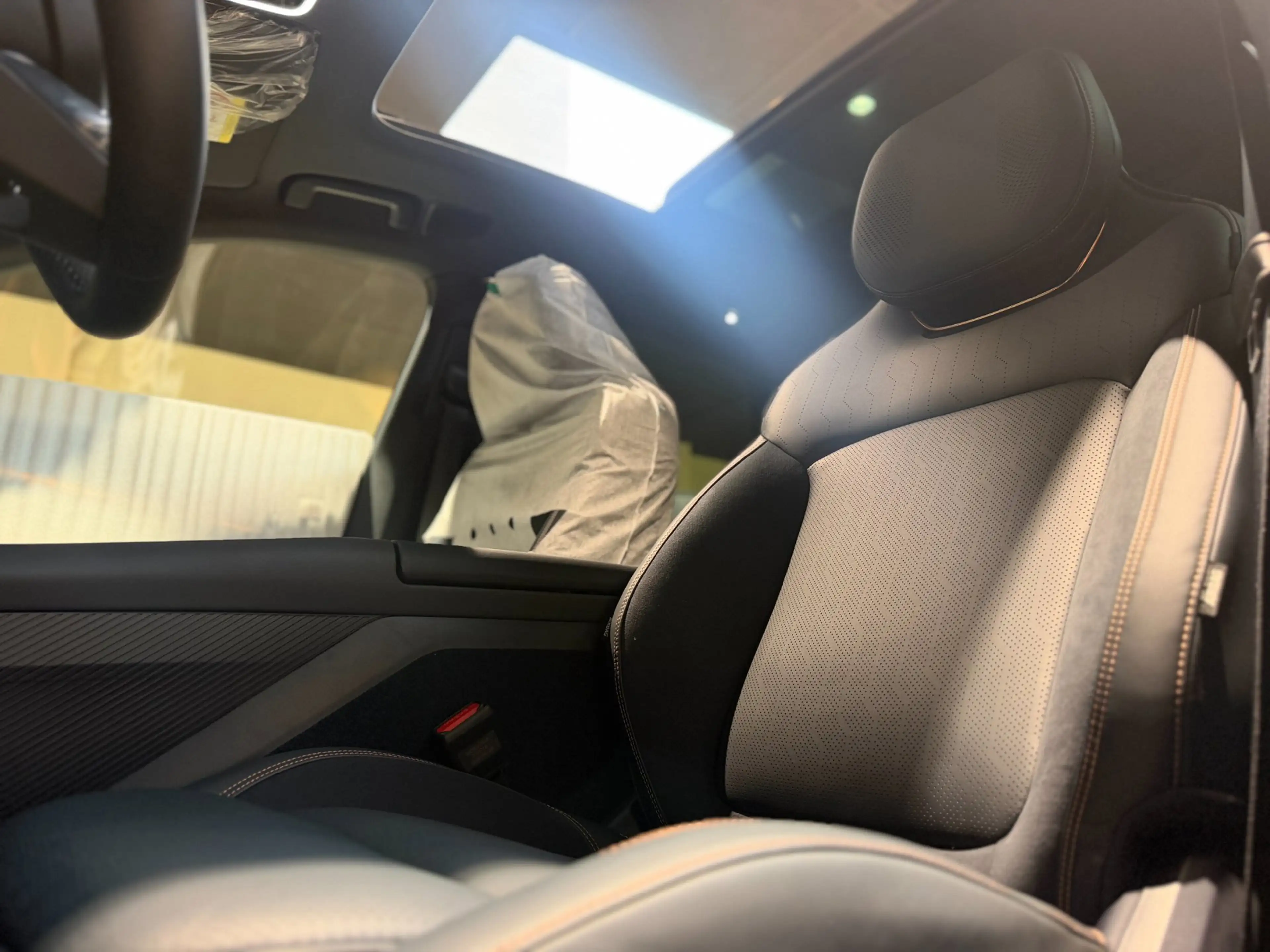 Lynk & Co 08 1.5 More|H&K|360|Pano|Stoel massage Verwarming en — photo 4