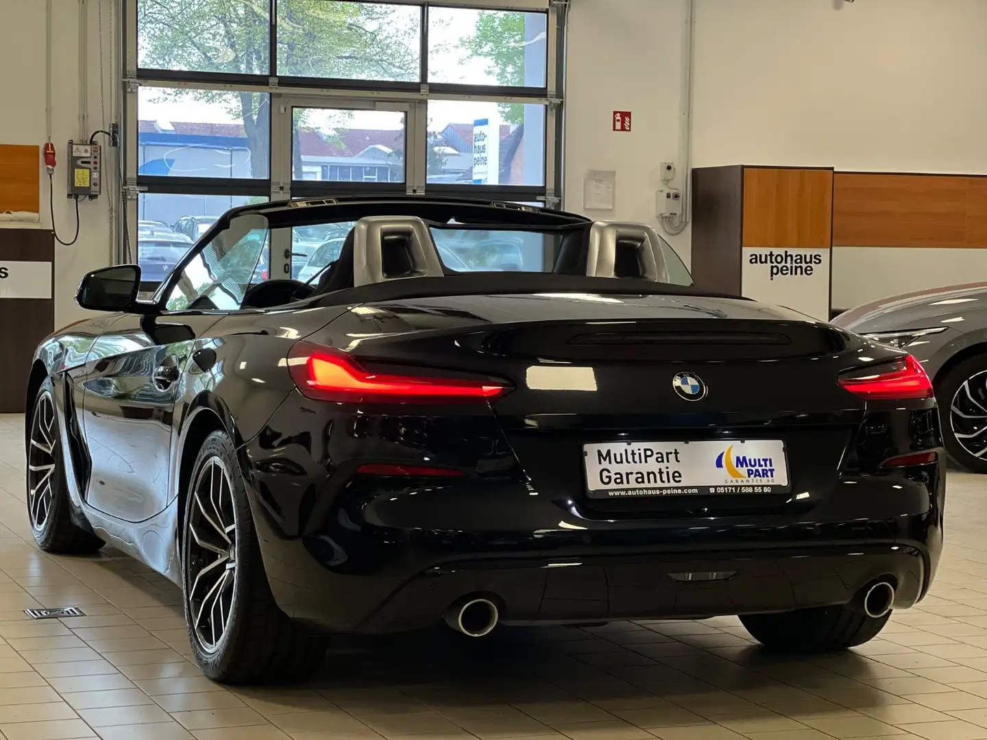 BMW Z4 sDrive20i/LCPPro/Navi/M-SportStz/18Zoll/SportL Schwarz - 2