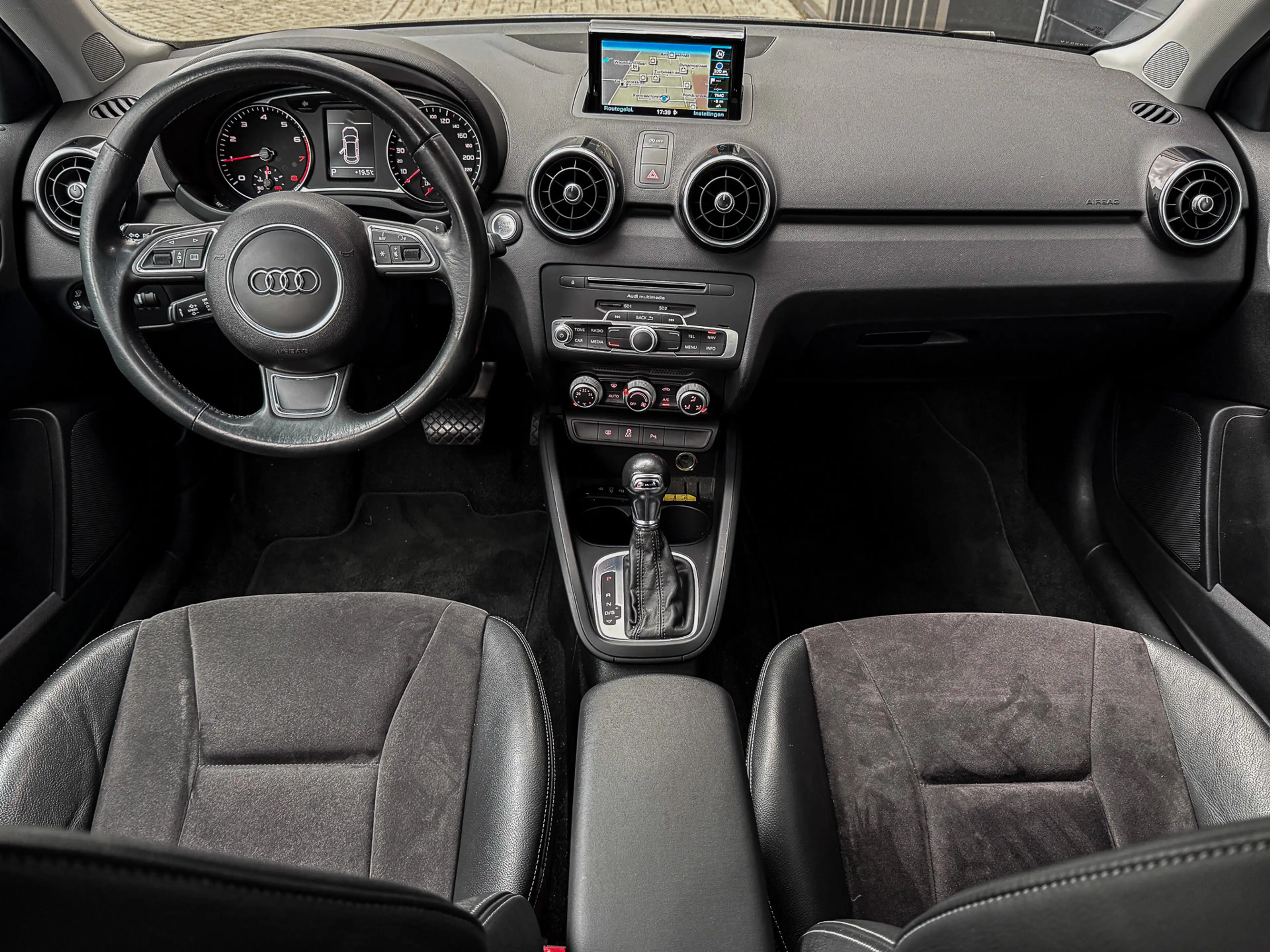 Audi A1 Sportback 1.0 TFSI S-Line 95 PK Automaat KEYLESS/L — photo 2