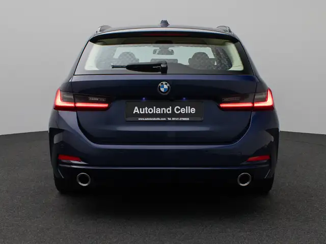 BMW 3 Series view 8