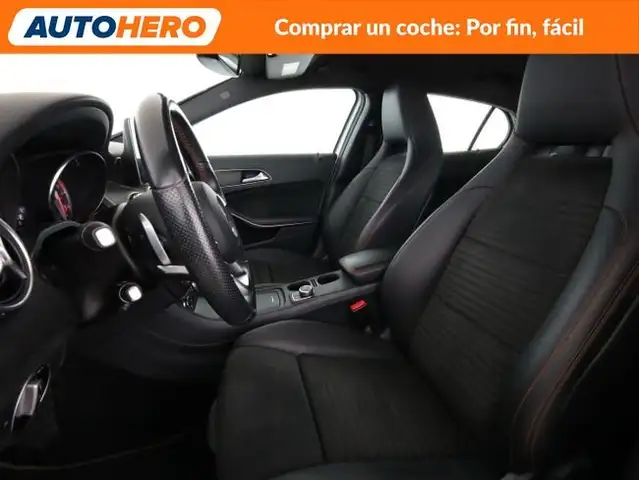 Mercedes-Benz Gla view 11