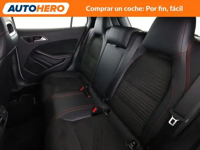 Mercedes-Benz Gla view 15