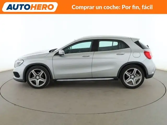Mercedes-Benz Gla view 3