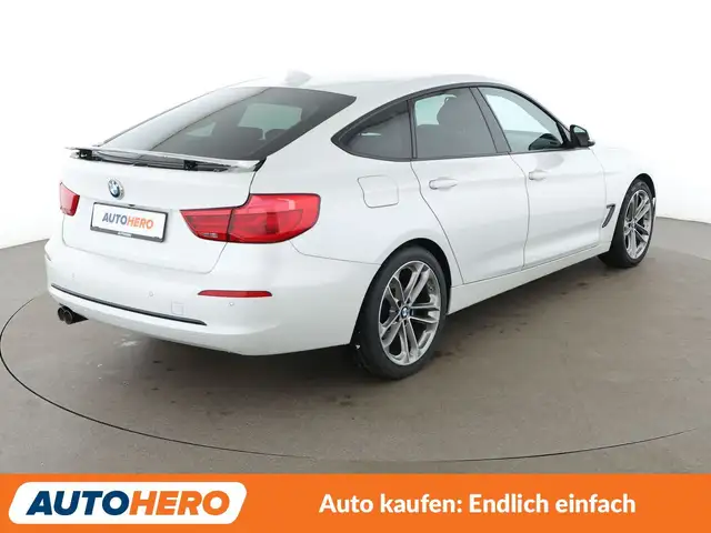 BMW 3 Series view 6