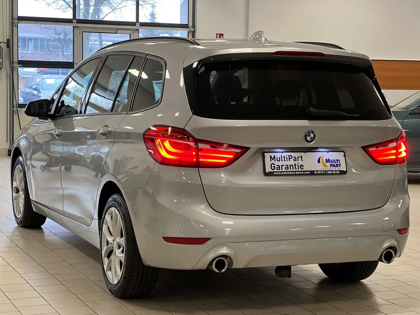 BMW 220 220dxD/GT/Navi+/HUD/LEDer/Kamer/ParkAs/AHK/7Sitz Zilver - 2