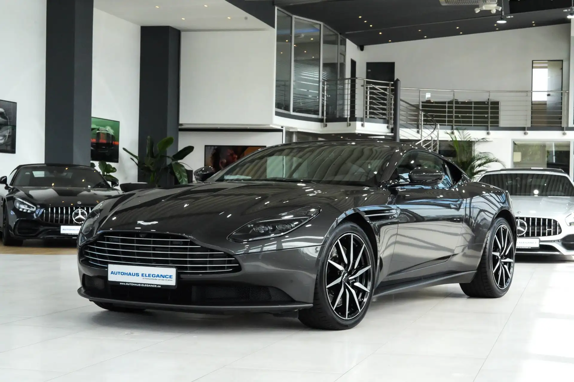 애스턴마틴 DB11 V8 2019 건메탈 사진 1