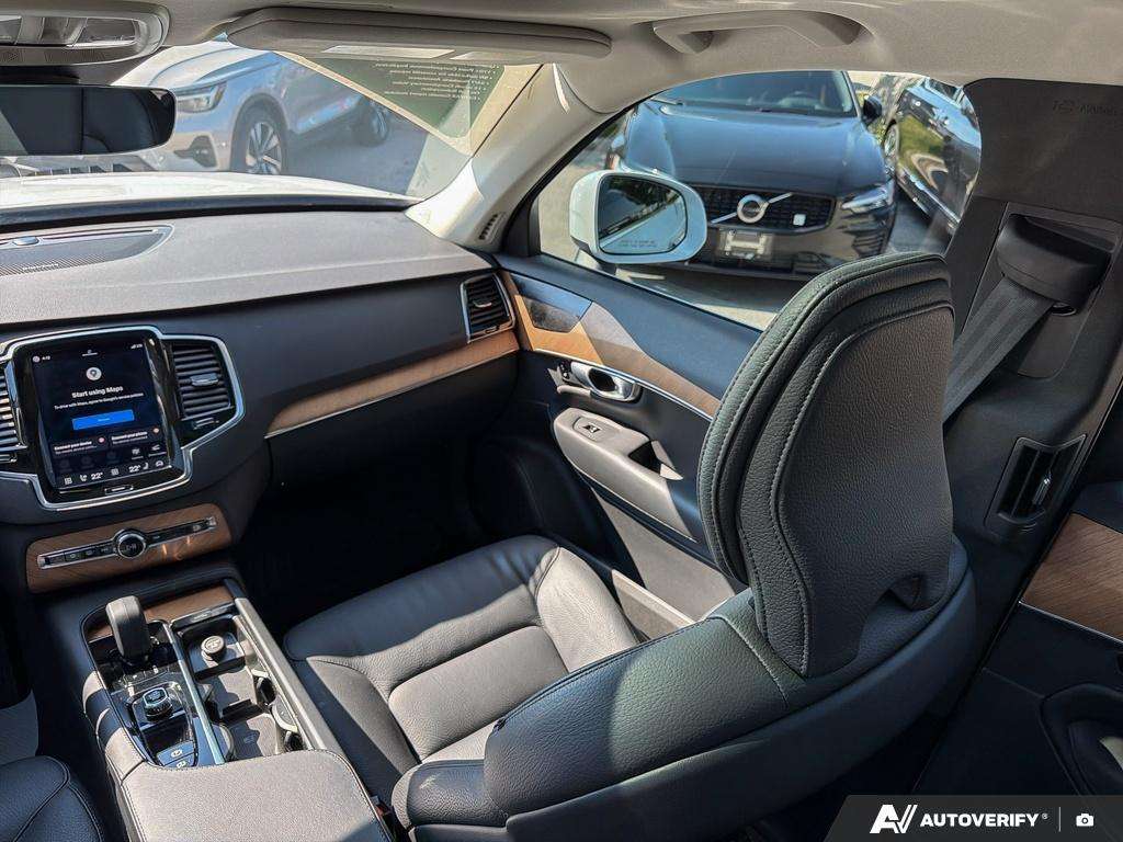 2024 Volvo XC90 B6 Plus Bright Theme thumb 24