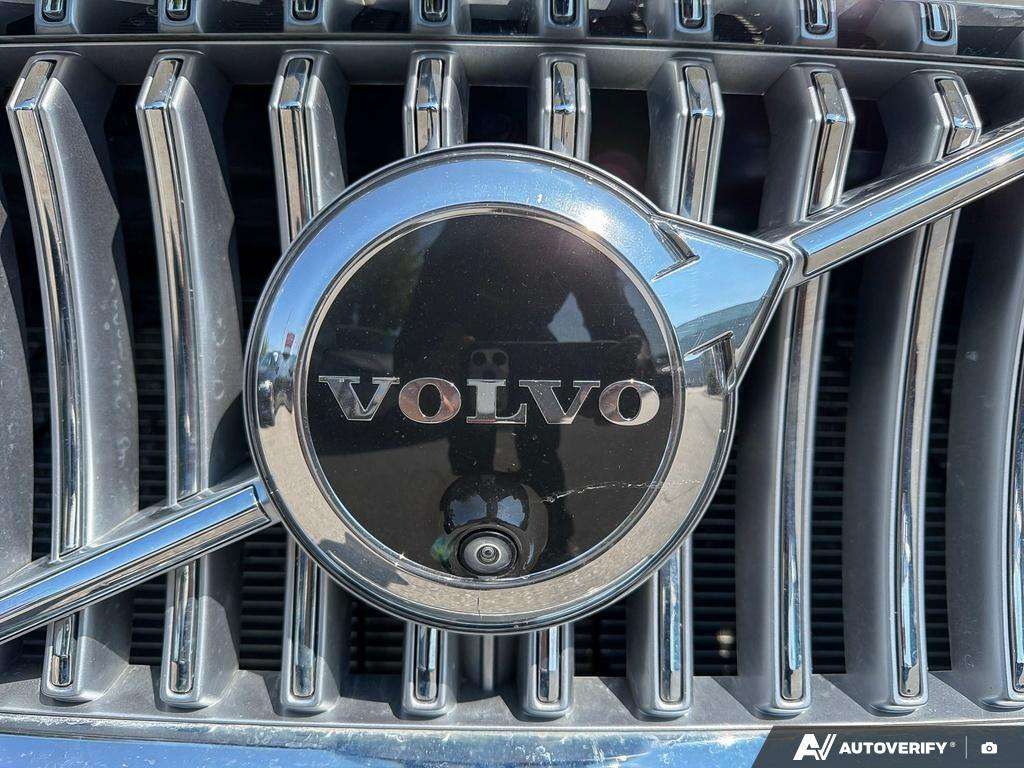 2024 Volvo XC90 B6 Plus Bright Theme thumb 8