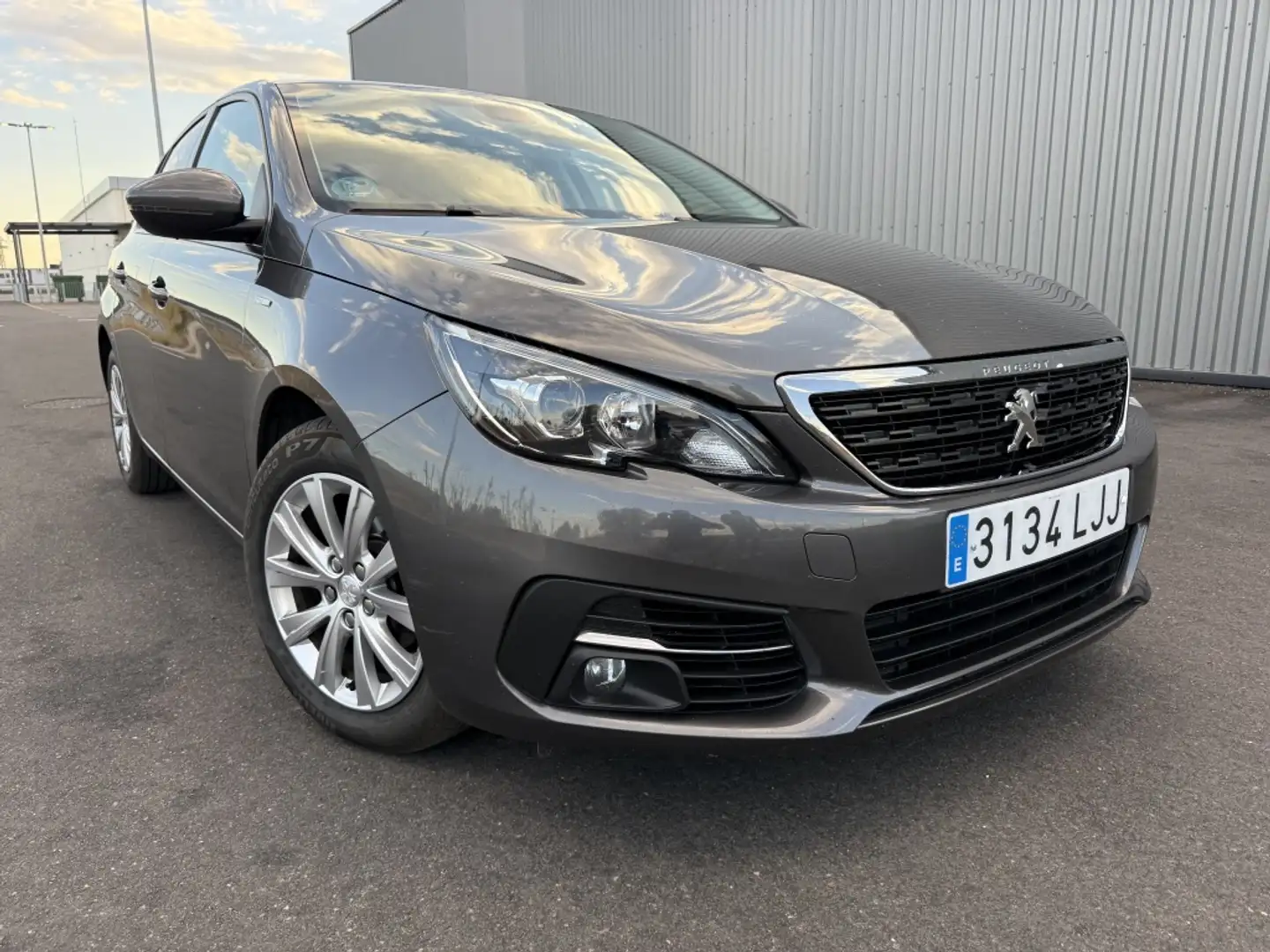 Peugeot 308 SW 1.5BlueHDi Style 100 Gris - 2