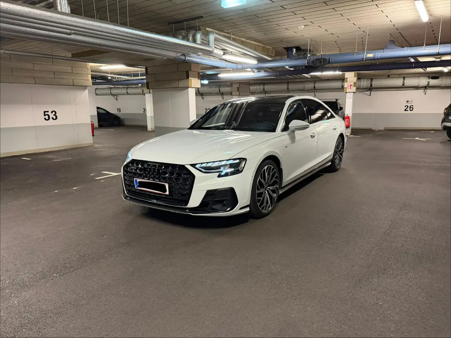 Audi A8 A8 Hybrid Lang 60 TFSI e PHEV quattro Weiß - 2