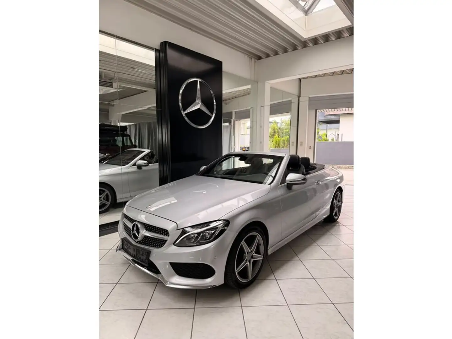Mercedes-Benz C 200 Cabrio AMG line Silber - 2