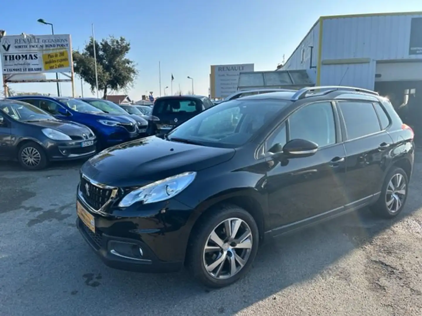 Peugeot 2008 1.6 BlueHDi 75ch  Active Business Zwart - 1