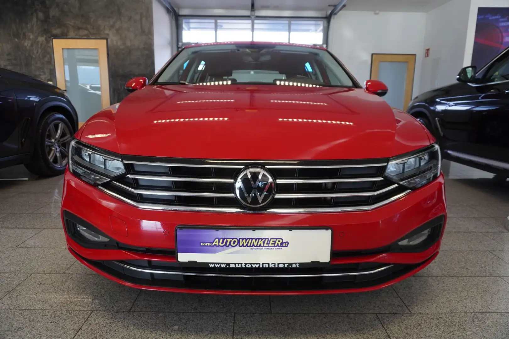 Volkswagen Passat Variant Business 2,0 SCR TDI DSG Sportsitze/Virtual/Navi/ Rot - 2