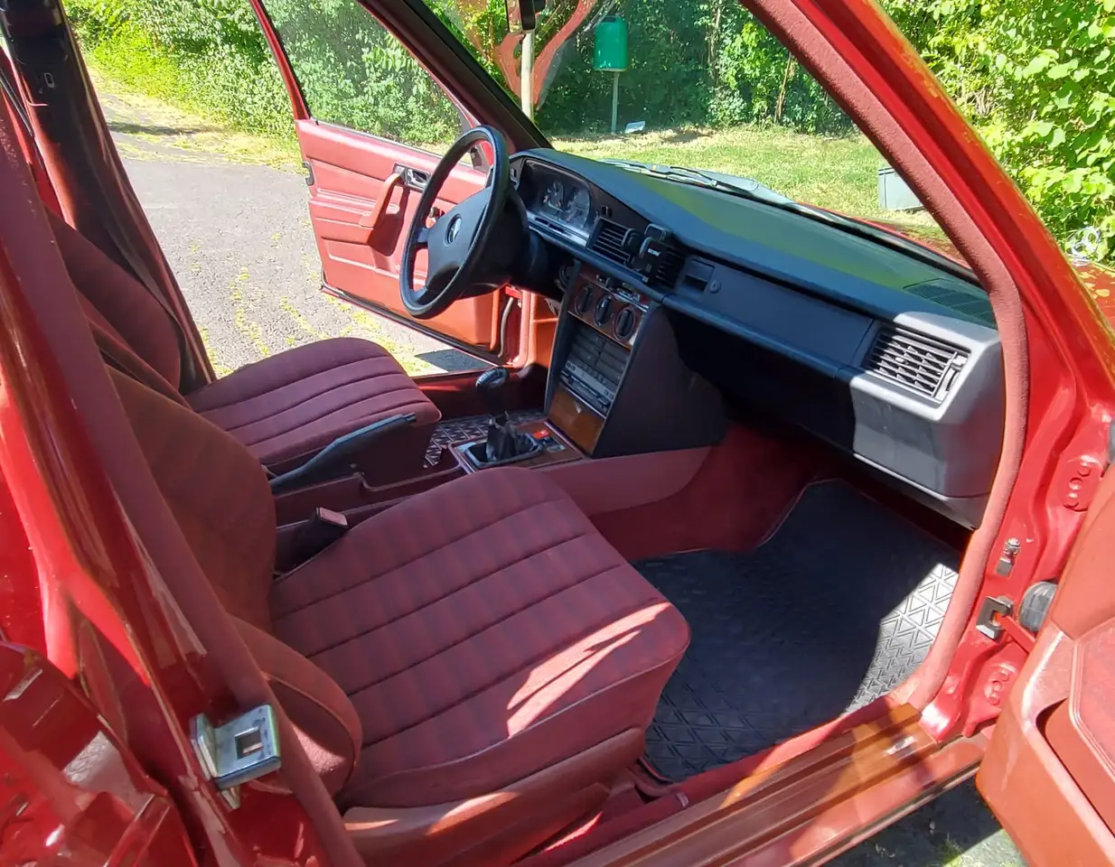 Mercedes-Benz 190 E 2.0, foto 8