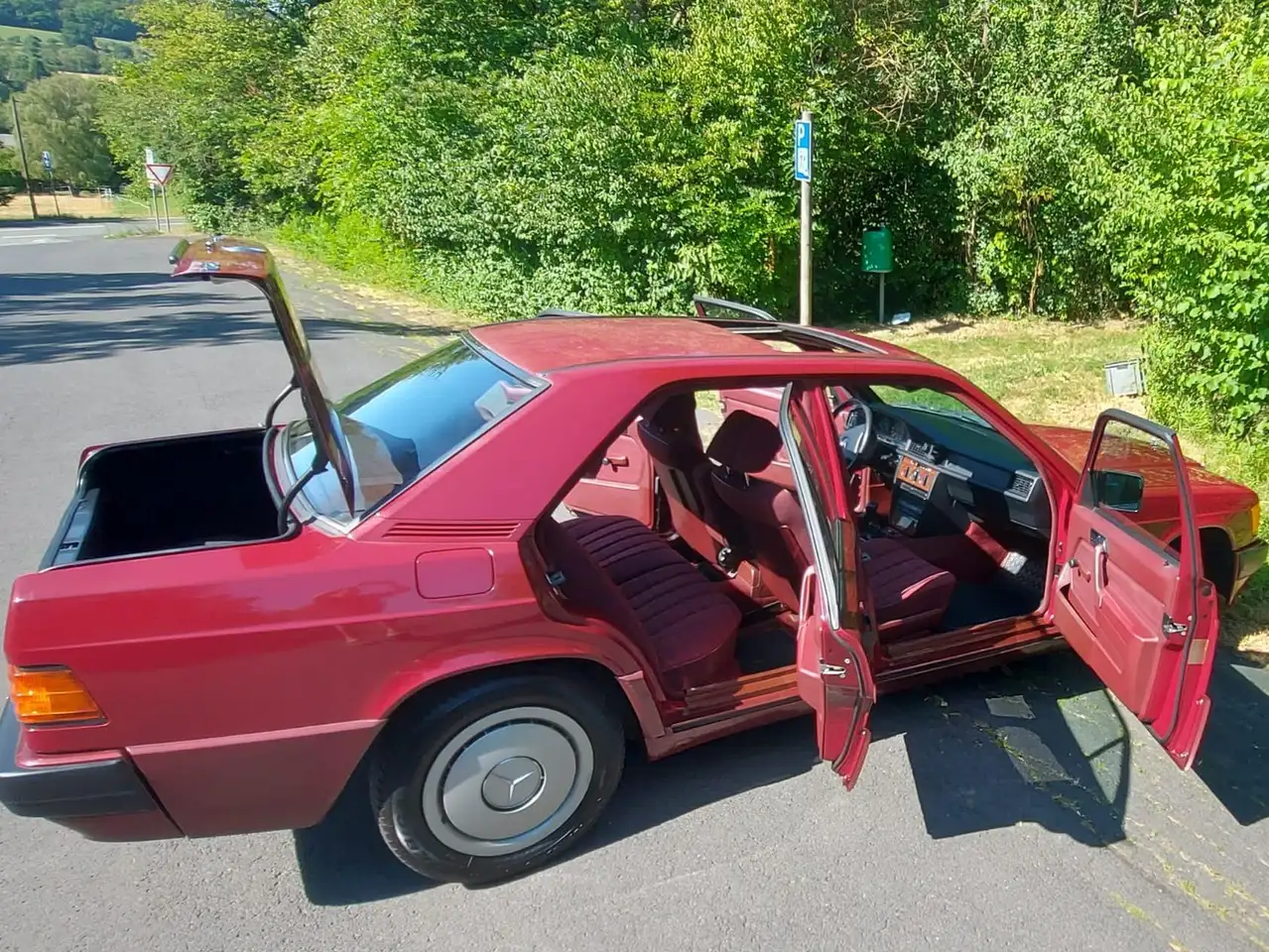 Mercedes-Benz 190 E 2.0, foto 1