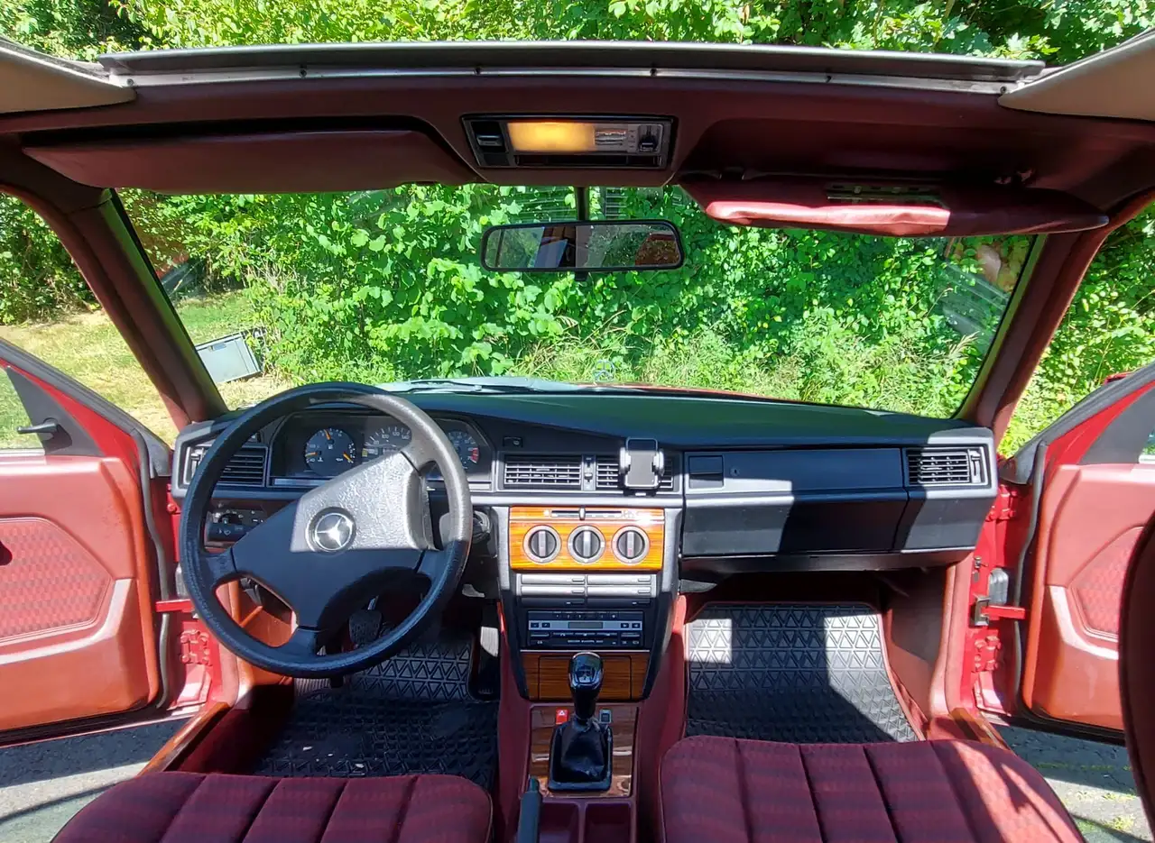 Mercedes-Benz 190 E 2.0, foto 9