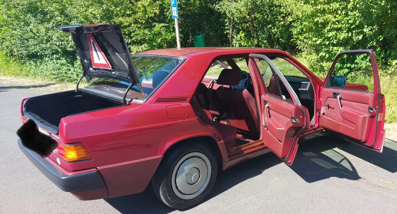 Mercedes-Benz 190 E 2.0, foto 2