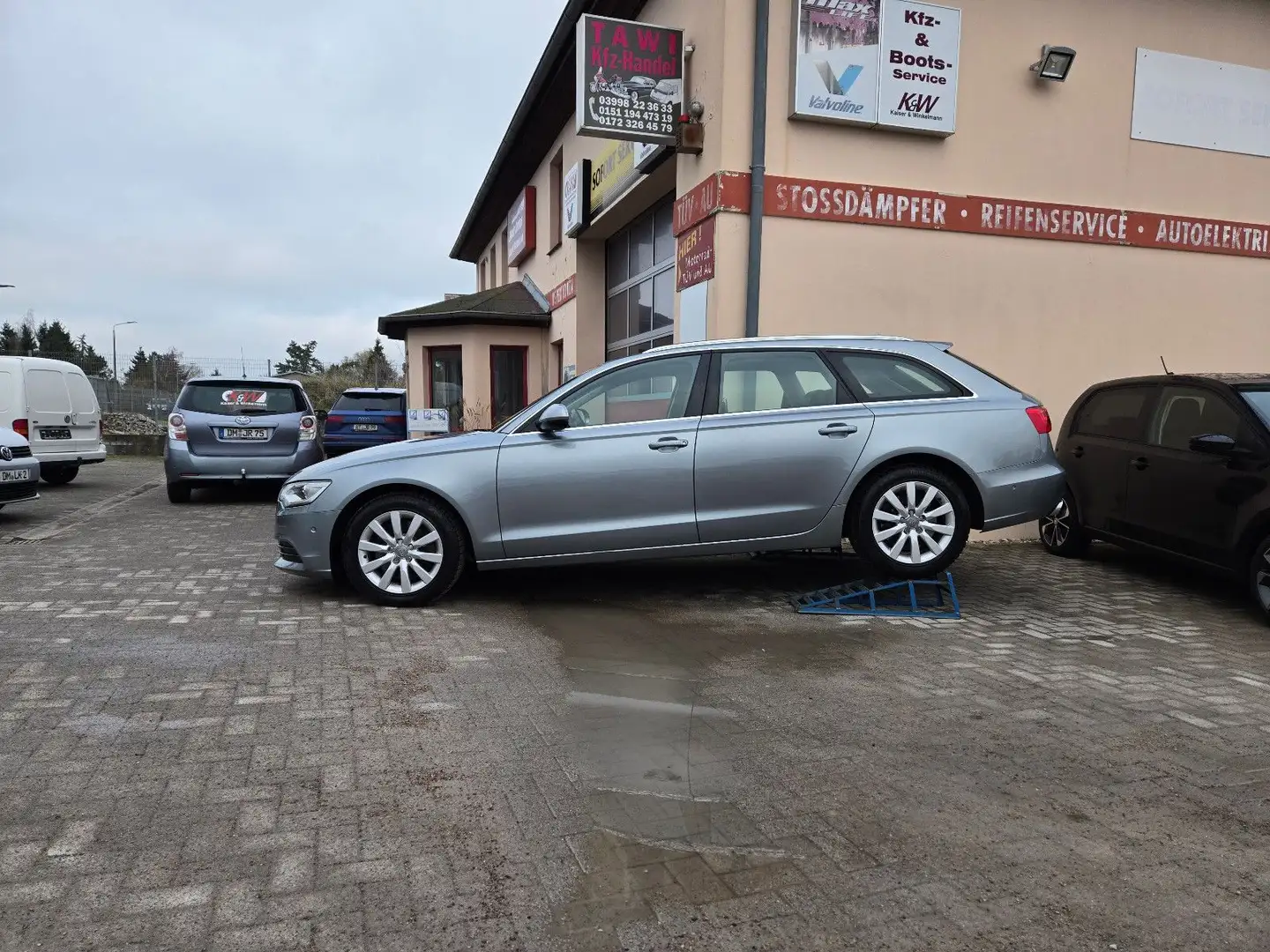 Audi A6 Avant 3.0 TDI quattro**Automatik**S+W Räder** Grau - 2