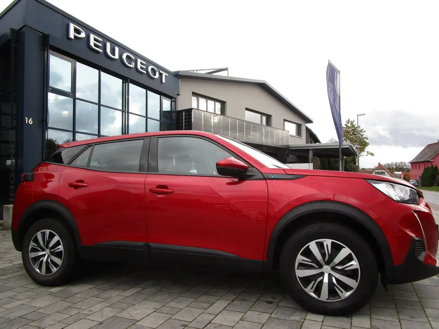 Peugeot 2008 e- Active Rot - 1