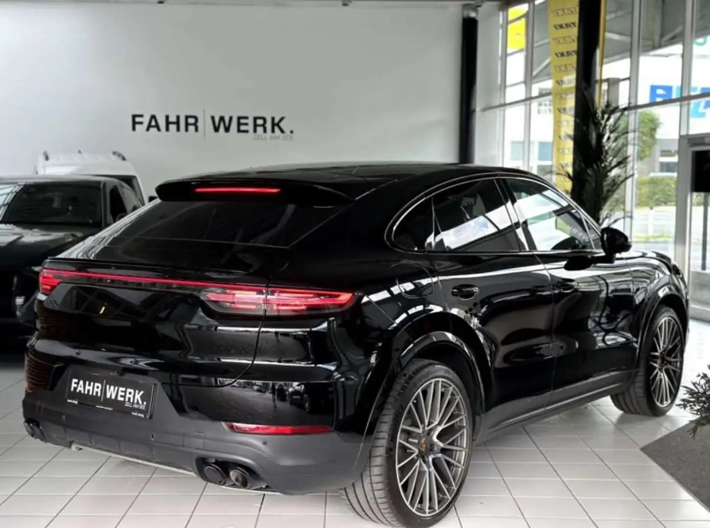 Porsche Cayenne Cayenne Coupe E-Hybrid PHEV 17,9 kWh Aut. Schwarz - 2