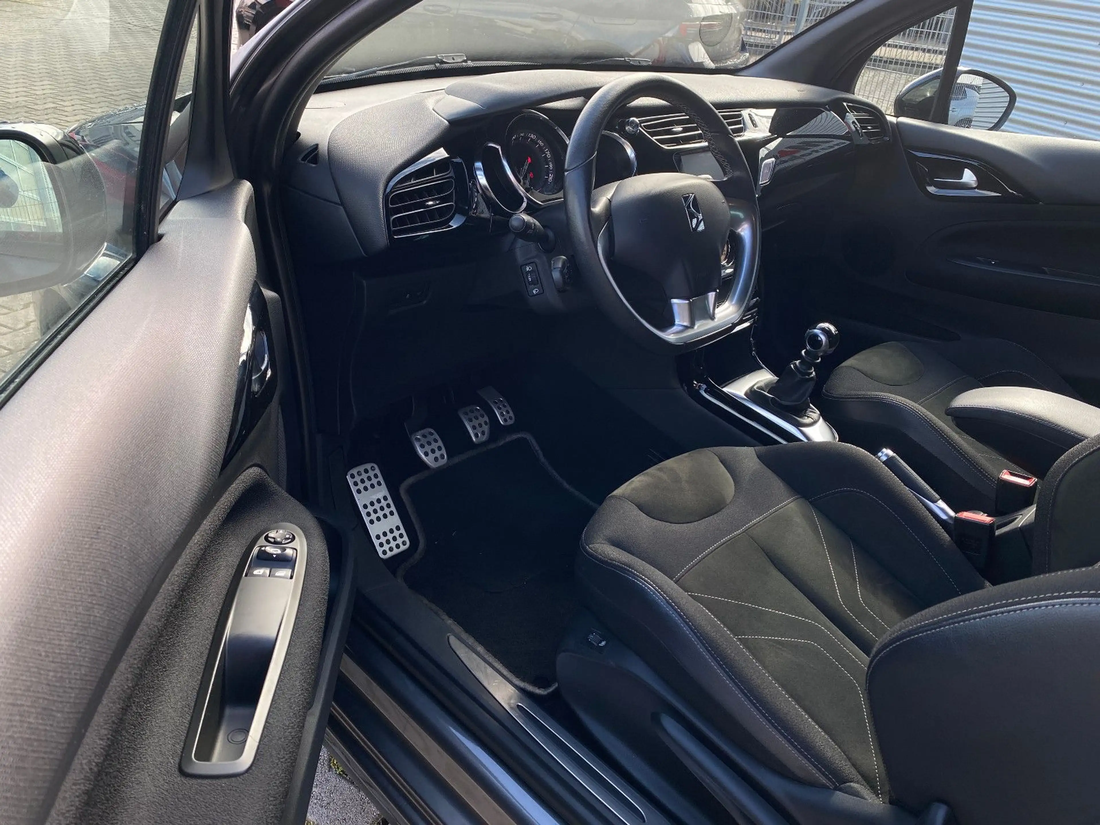 DS Automobiles DS 3 DS 3 Sport Chic Nav/CarPlay/LED/Sh/Kamera/Alcant — photo 6