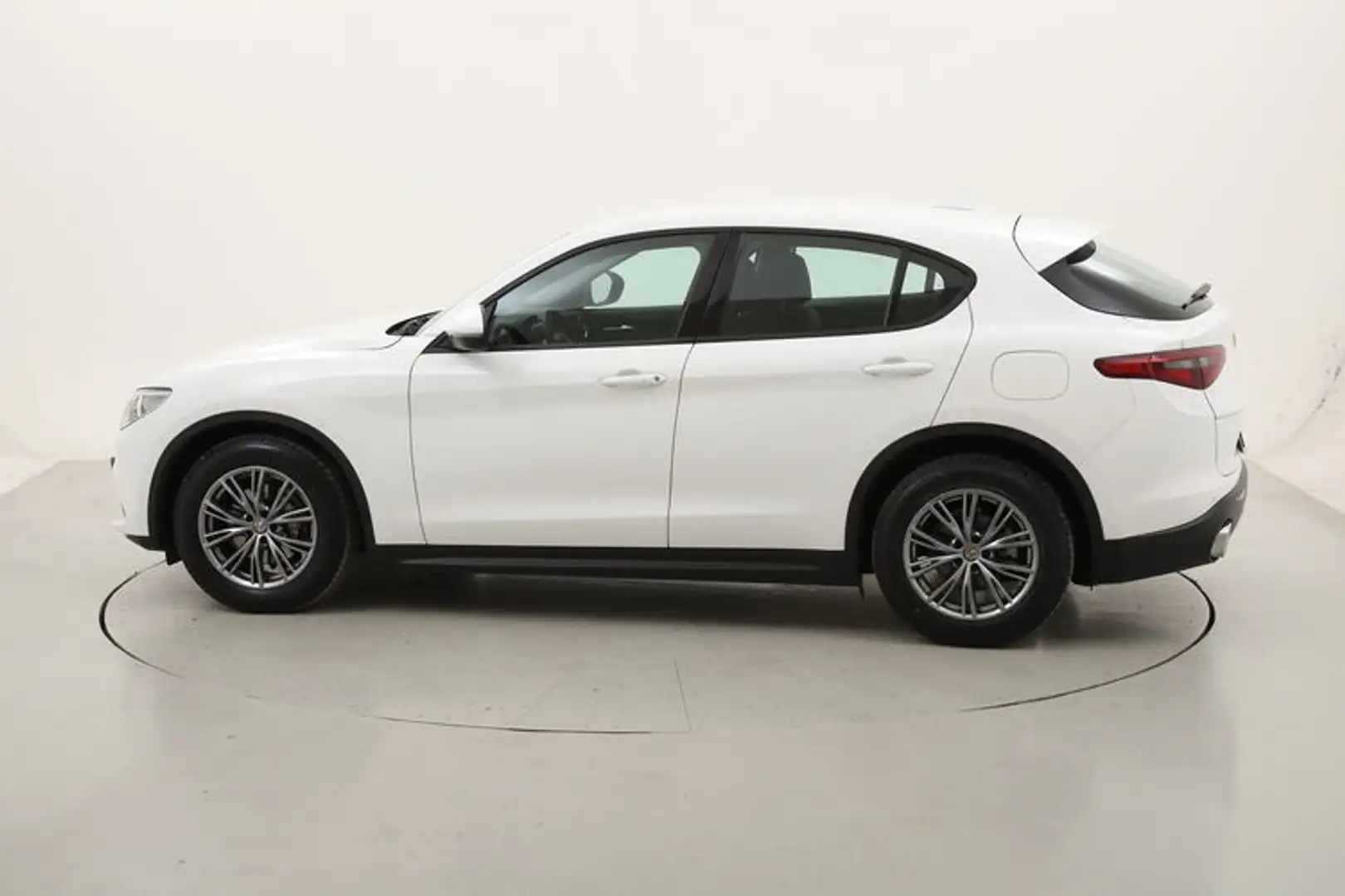 Alfa Romeo Stelvio Business AT8 2.1 Diesel 160CV Bianco - 2