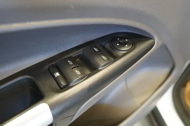 Ford Transit Connect view 14