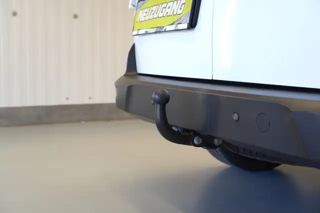 Ford Transit Connect view 18