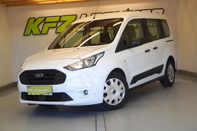Ford Transit Connect view 8