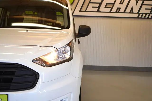 Ford Transit Connect view 10