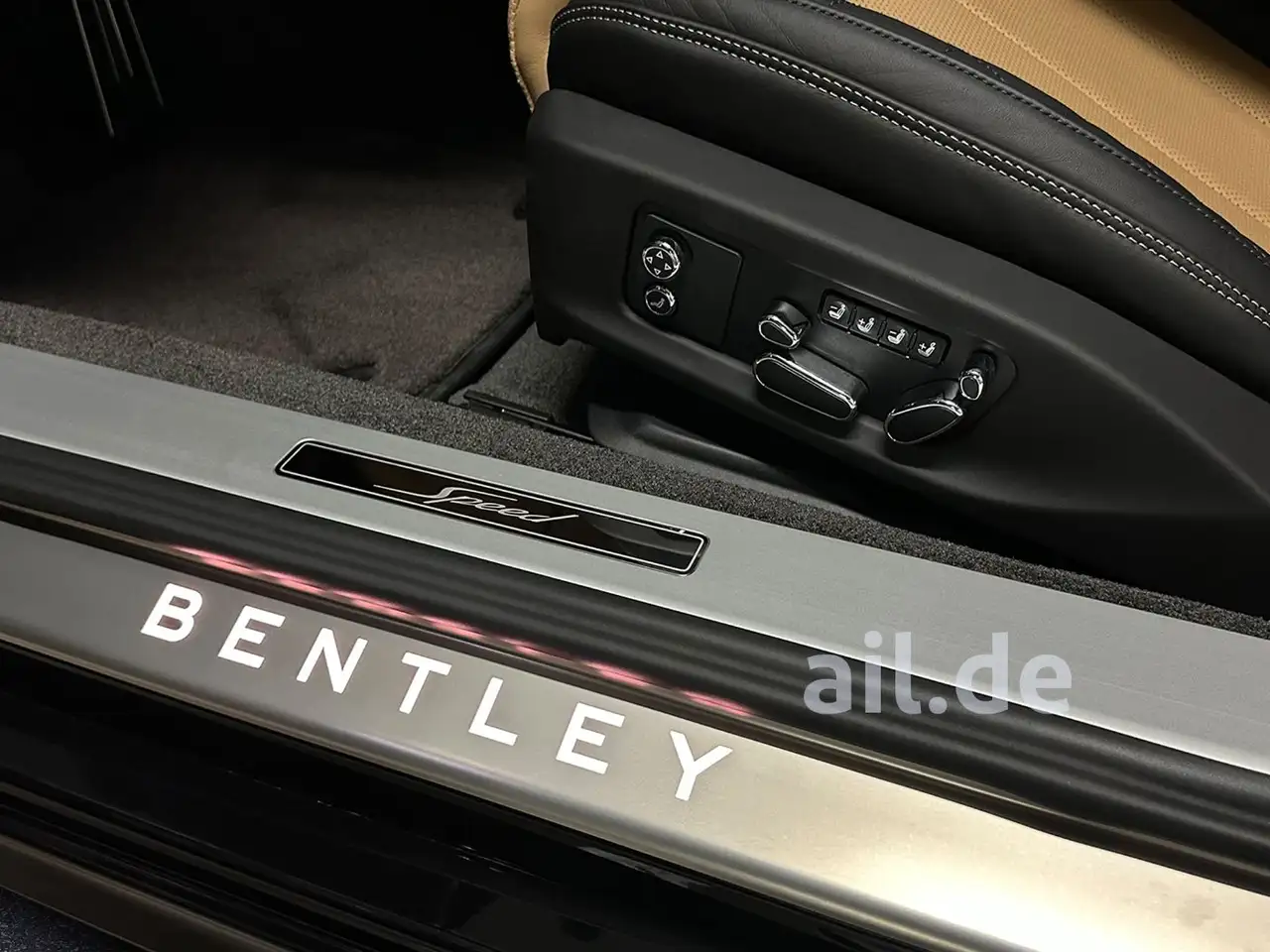 Bentley Continental GTC 2022 — фото 13