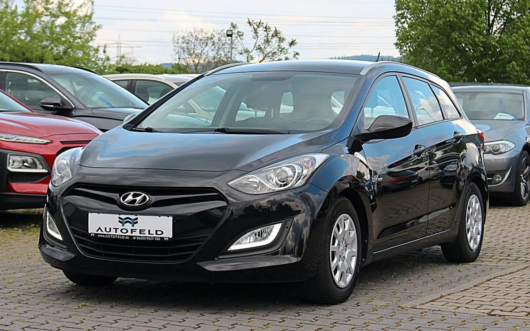 Hyundai i30 CW 1.4 Classic/VOLLSHEFT/1HAND/8FACH/SZH Schwarz - 1