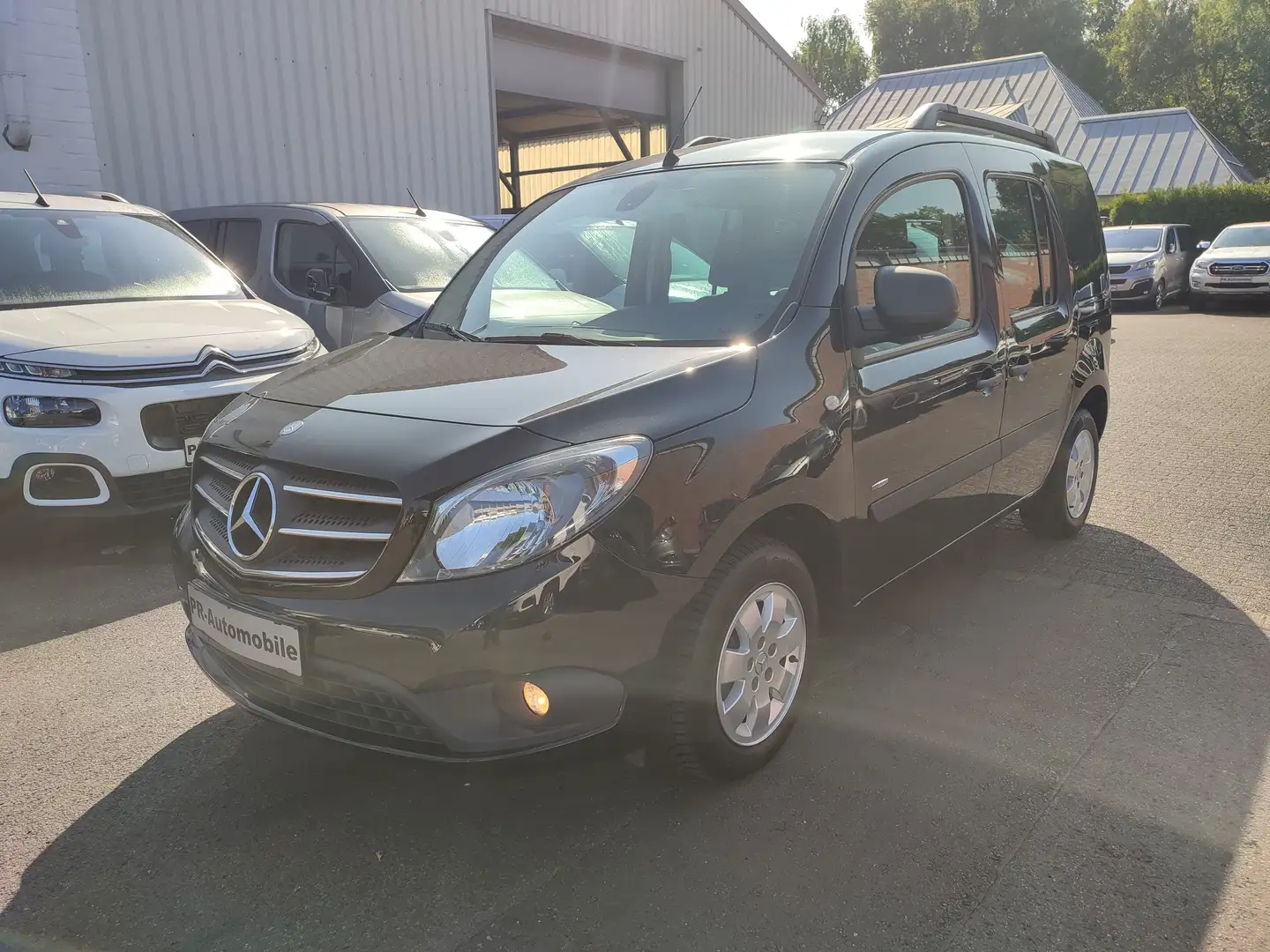 Mercedes-Benz Citan 111 CDI Klima/Alu/Allwetter/Navi/PDC+Cam Noir - 1