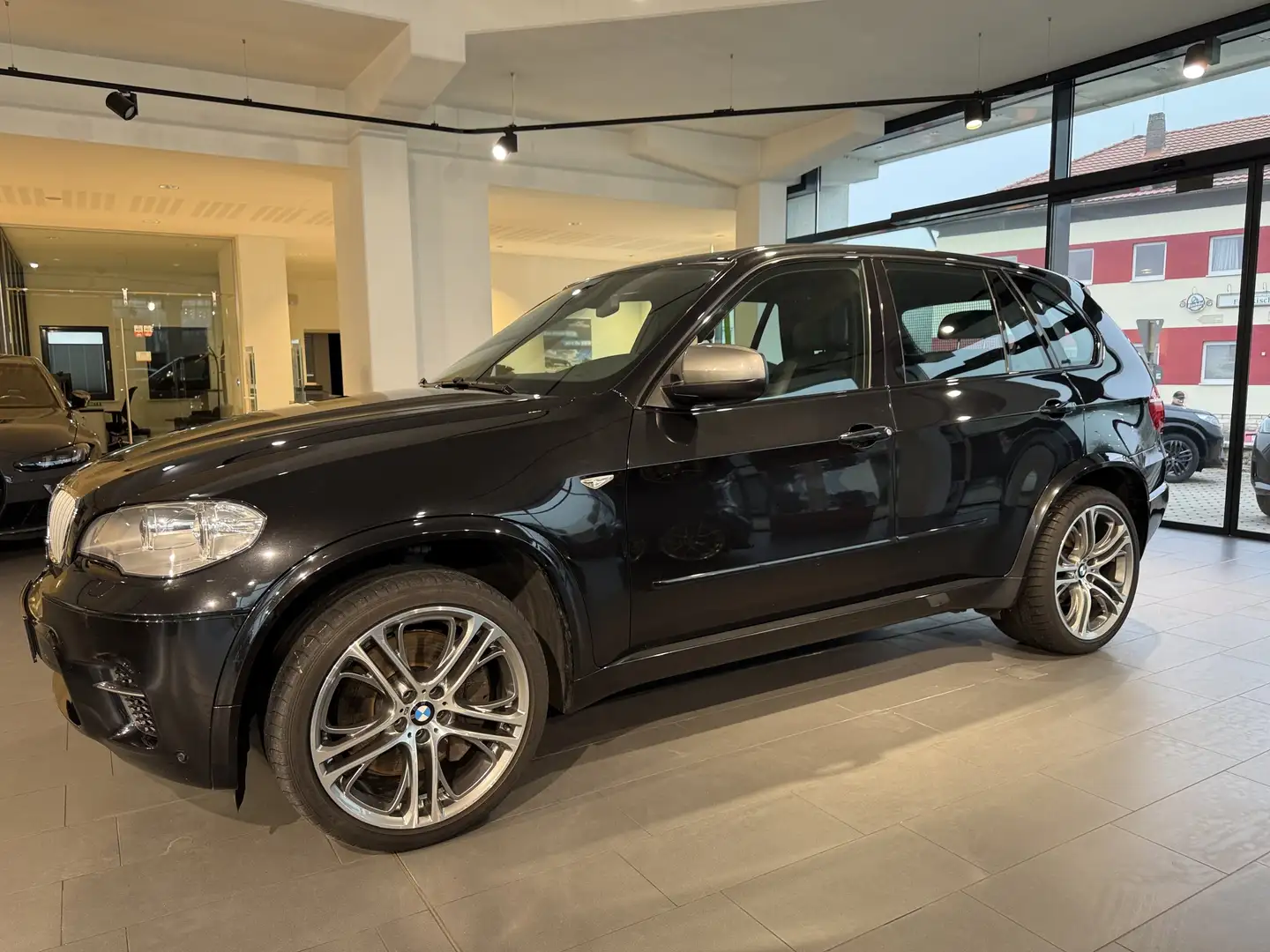 BMW X5 M 50d   M Sportpaket Xenon Navi Prof. BT Shz Schwarz - 2