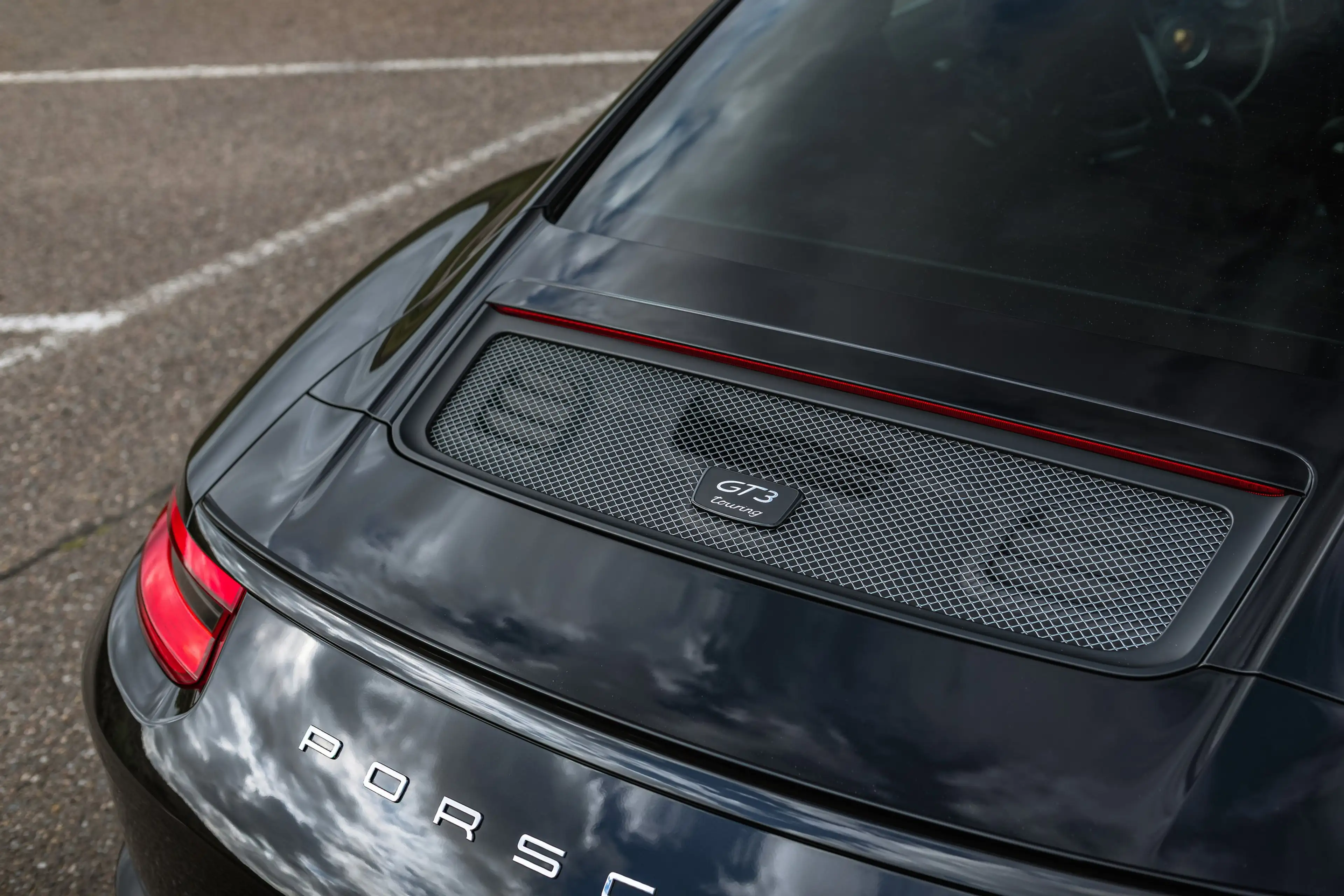 Porsche 991 911 GT3 Touring — photo 15