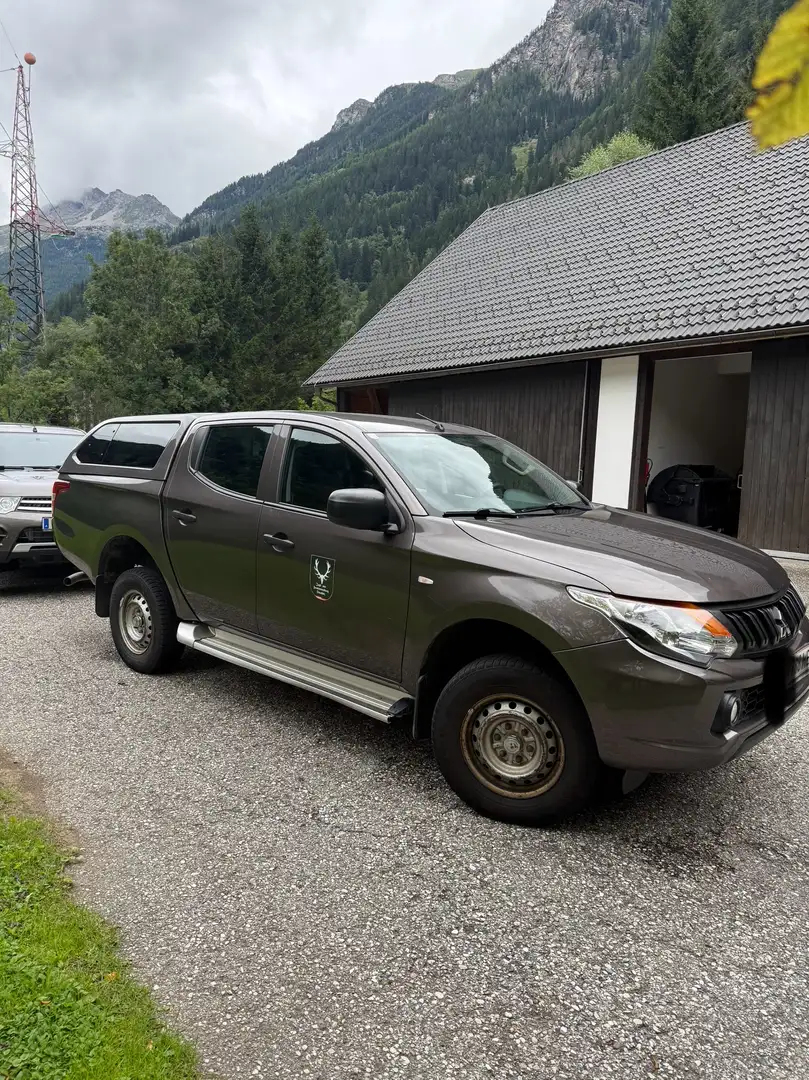 Mitsubishi L200 L200 DK DI-D 2,4 Invite 4WD Brązowy - 1
