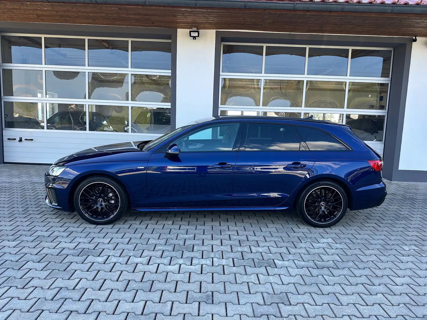 Audi A4 Avant 40 TDI quattro S-tronic*S-line*LED*NAV*Black Blau - 2
