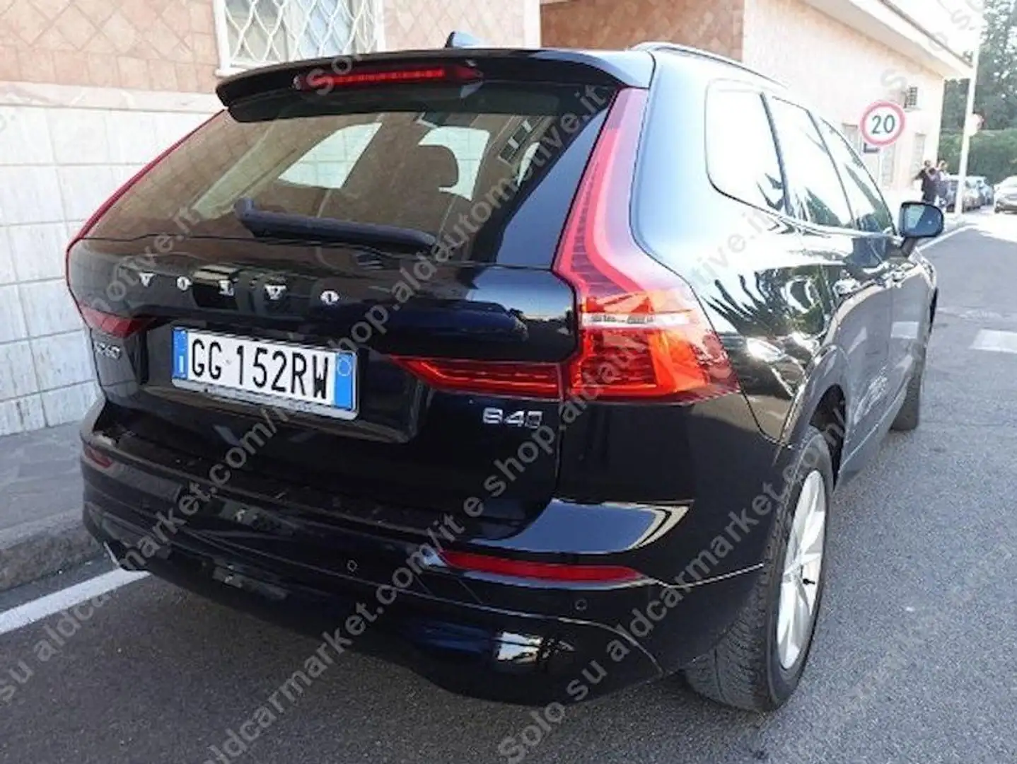 Volvo XC60 XC60 My'22 2.0 b4 Momentum awd auto ADAS LED Nero - 2