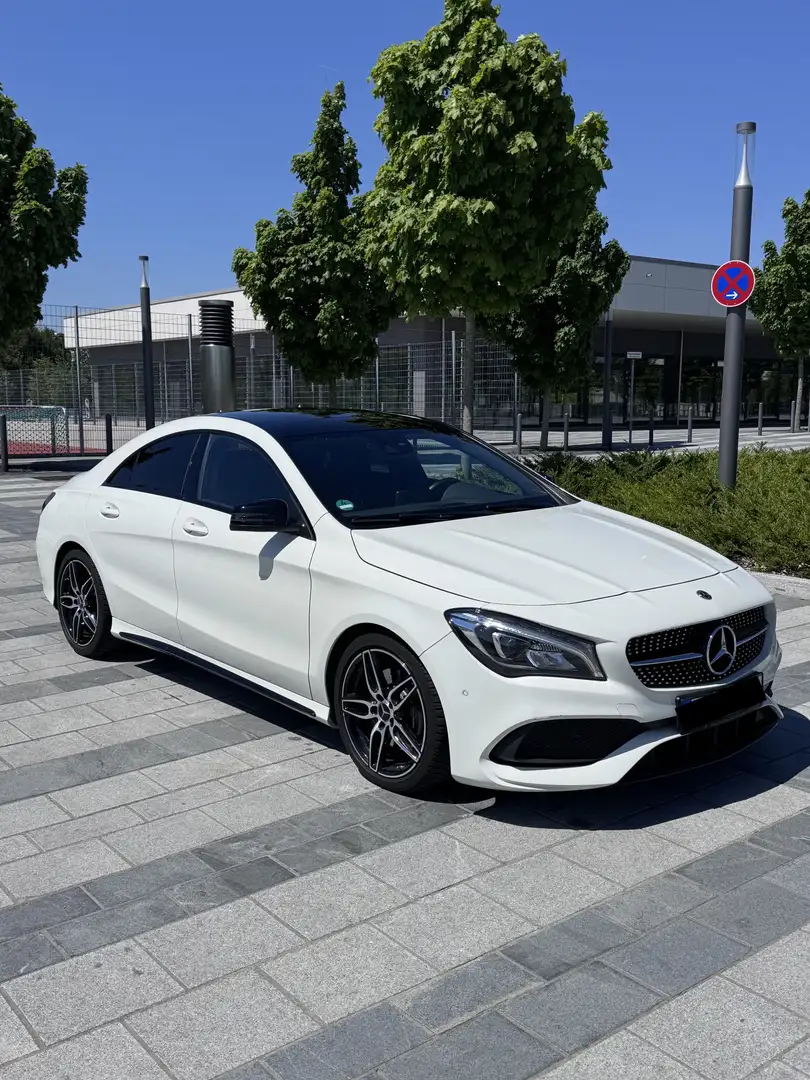Mercedes-Benz CLA 220 d PEAK Edition | PANO | NIGHT | SCHECKHEFT White - 1