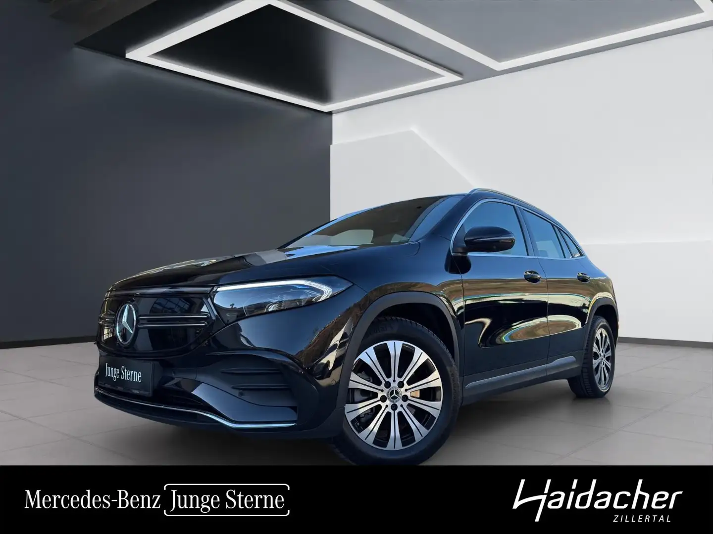 Mercedes-Benz EQA 300 4MATIC Shz LED Ambi eHeck AMG PTS MBUX Schwarz - 1