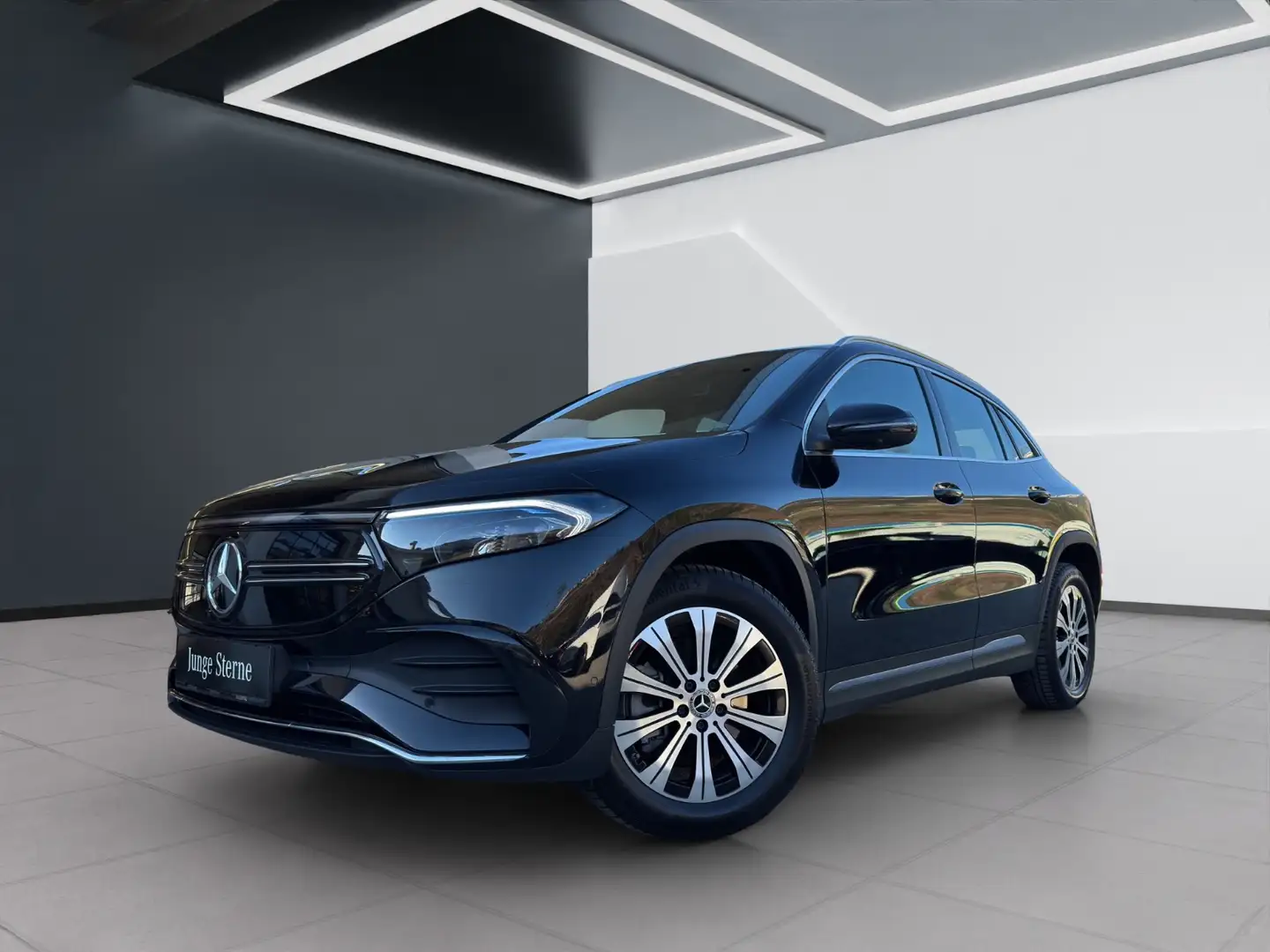 Mercedes-Benz EQA 300 4MATIC Shz LED Ambi eHeck AMG PTS MBUX Schwarz - 2