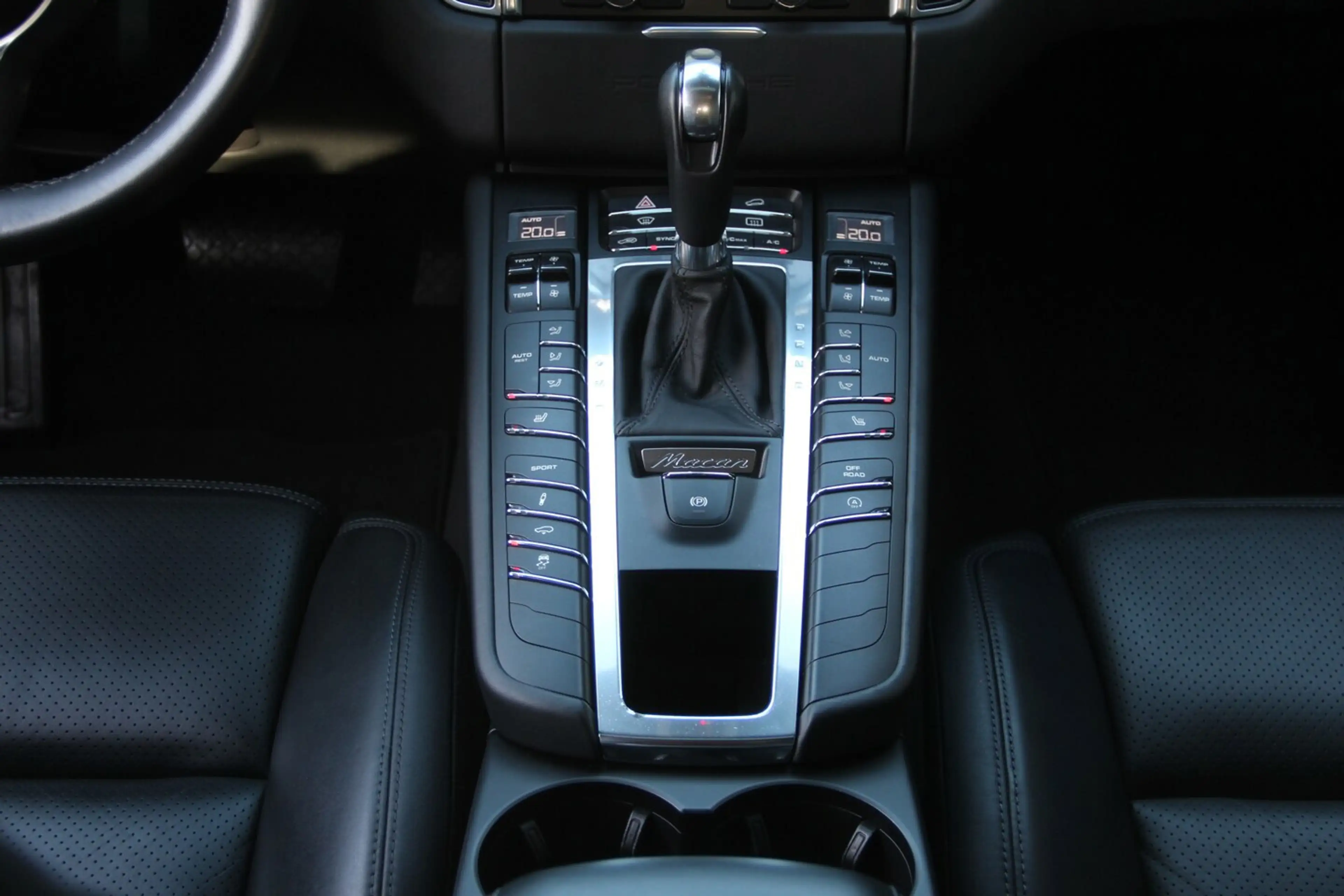 Porsche Macan 3.0 D S — photo 15