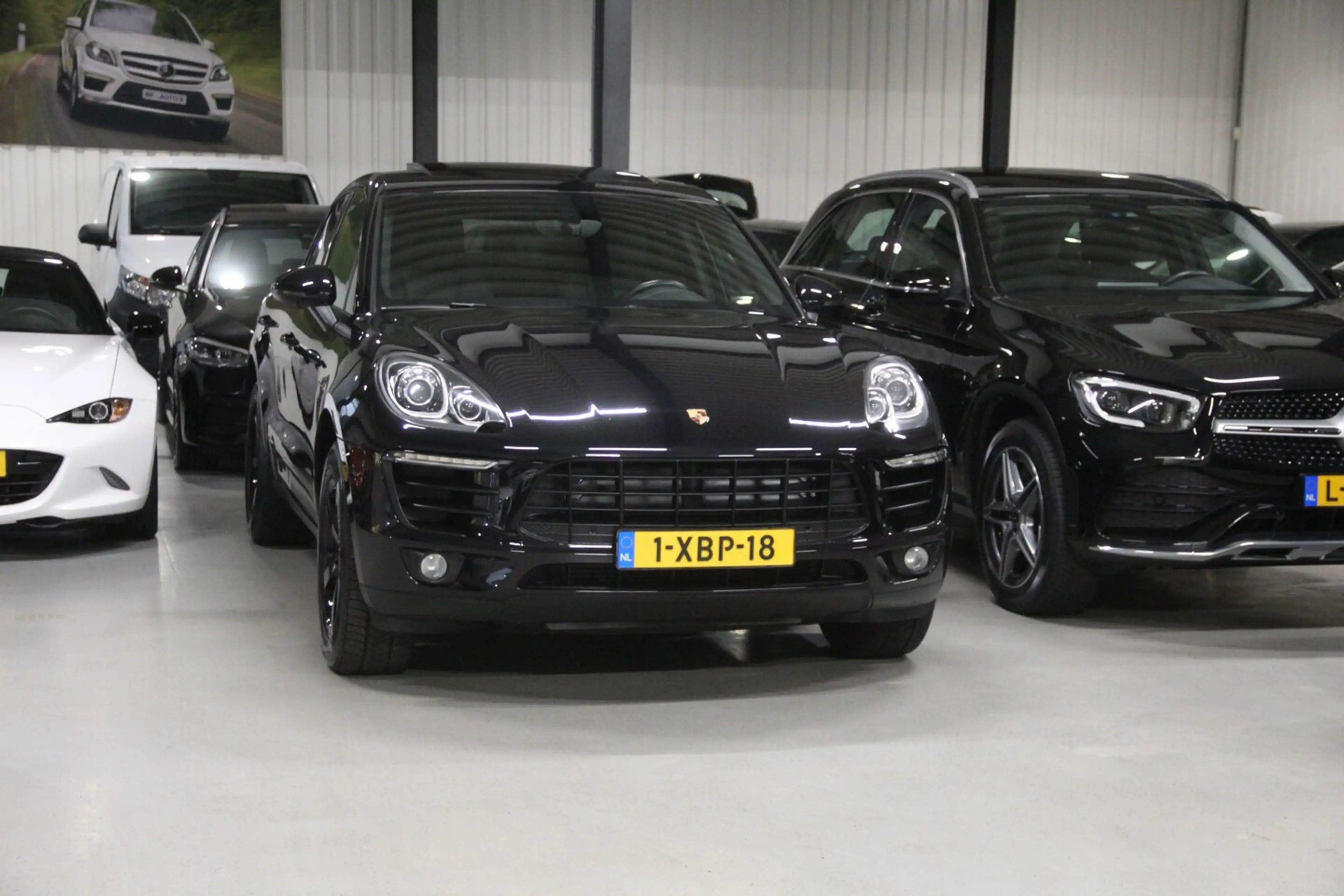 Porsche Macan 3.0 D S — photo 9